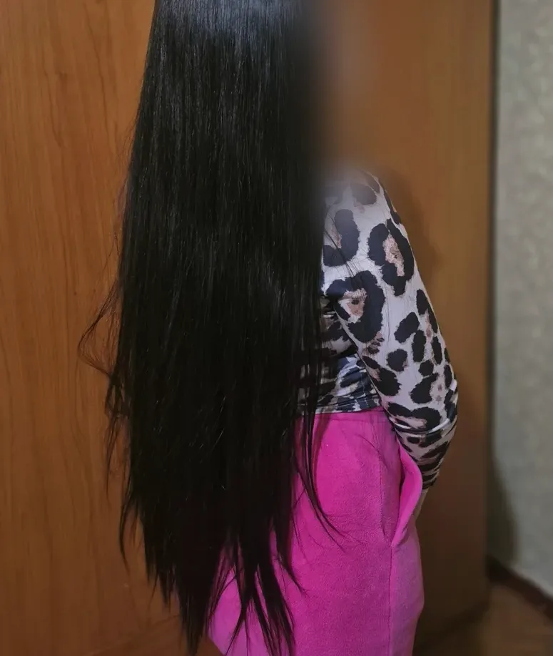 June, 28 años